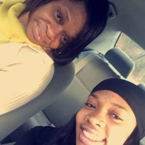 Meet your Posher, Roniqua